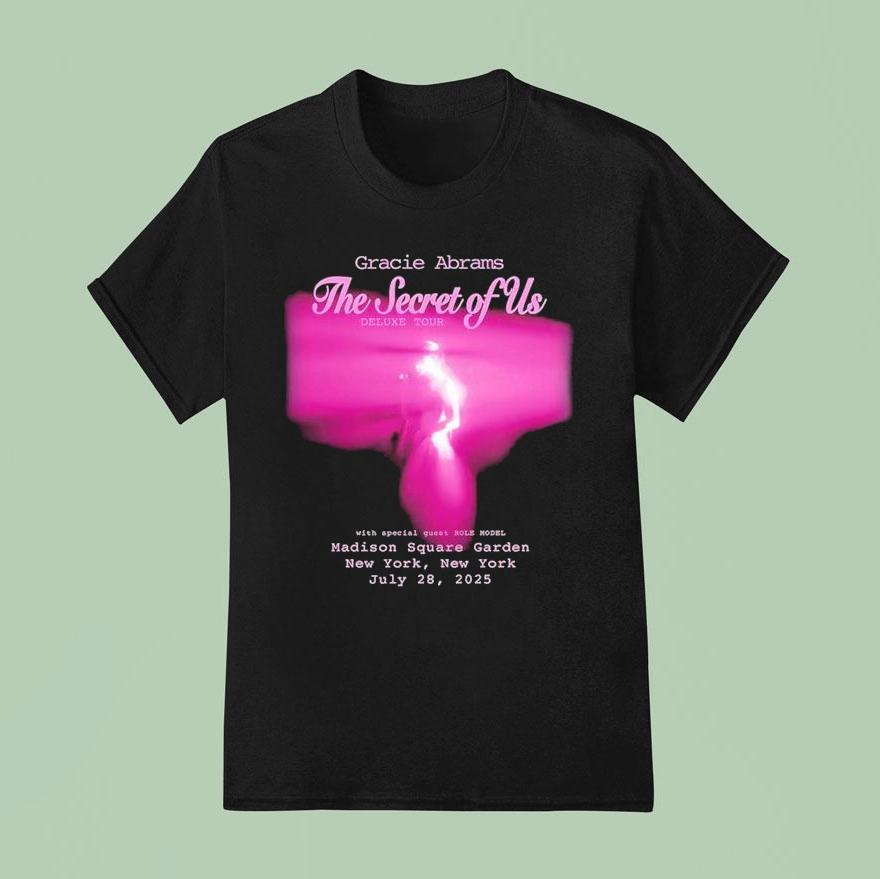 Gracie Abrams At Madison Square Garden In New York Ny On July Secret Of Us Tour Highligh T Shirt