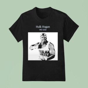 Hulk Hogan Ripping Photo T Shirt
