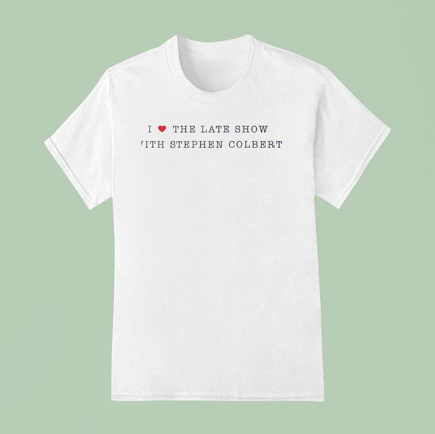 Molly Gordon Wearing I Heart The Late Show With Stephen Colber T Shirt