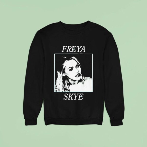 Freya Skye Photo Sweatshirt