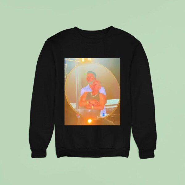 Kiss Cam Ukraine Volodymyr Zelensky And Vladimir Putin Sweatshirt