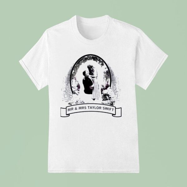 Couple Frame Mr And Mrs Taylor T Shirt