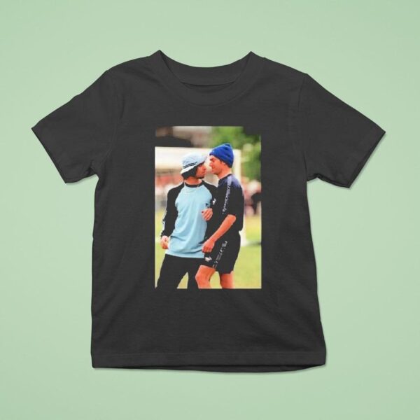 Damon Albarn And Liam Gallagher Blur Playing Soccer Photo T Shirt
