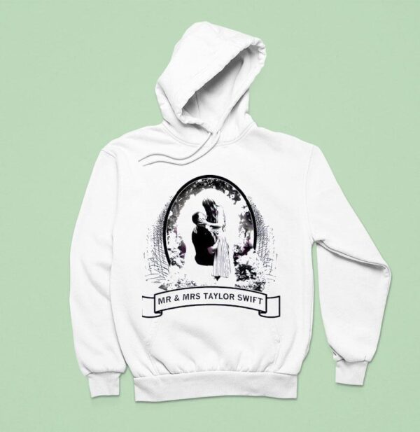 Couple Frame Mr And Mrs Taylor Hoodie