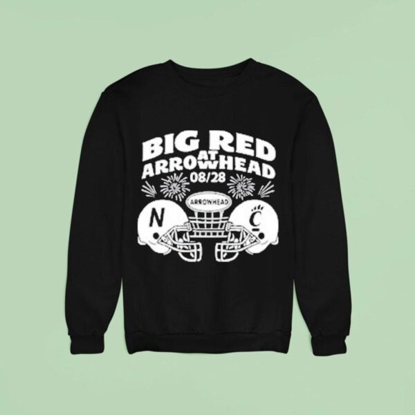 Nebraska Cornhuskers Vs Cincinnati Bearcats Big Red Arrowhead Football Helme Sweatshirt