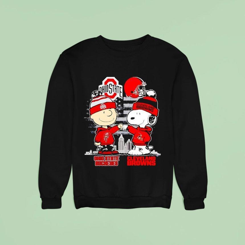 Charlie Brown Cleveland Browns Vs Snoopy Ohio State Buckeyes City Skyline Sweatshirt Charlie Brown Cleveland Browns Vs Snoopy Ohio State Buckeyes City Skyline Sweatshirt