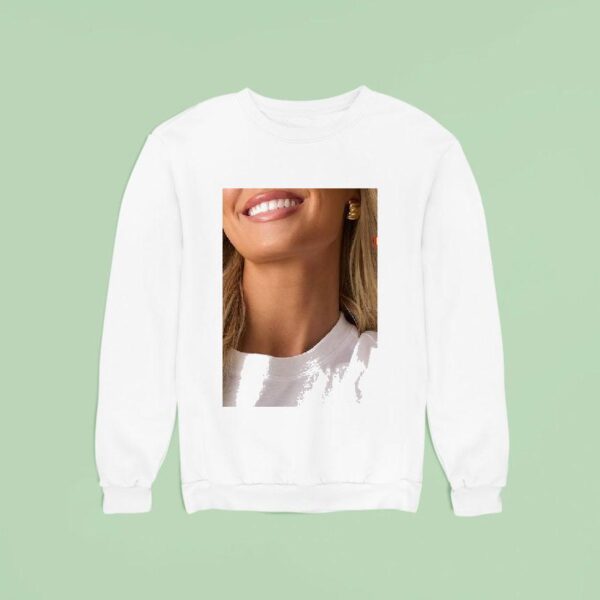Goose Hand Colored Highlighter Sweatshirt