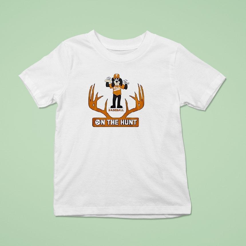 Tennessee Volunrs Baseball On The Hunt Masco T Shirt Tennessee Volunrs Baseball On The Hunt Masco T Shirt