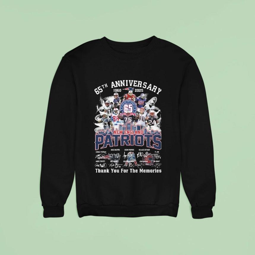 New England Patriots Th Anniversary Players Signatures Thank You For The Memories Sweatshirt New England Patriots Th Anniversary Players Signatures Thank You For The Memories Sweatshirt