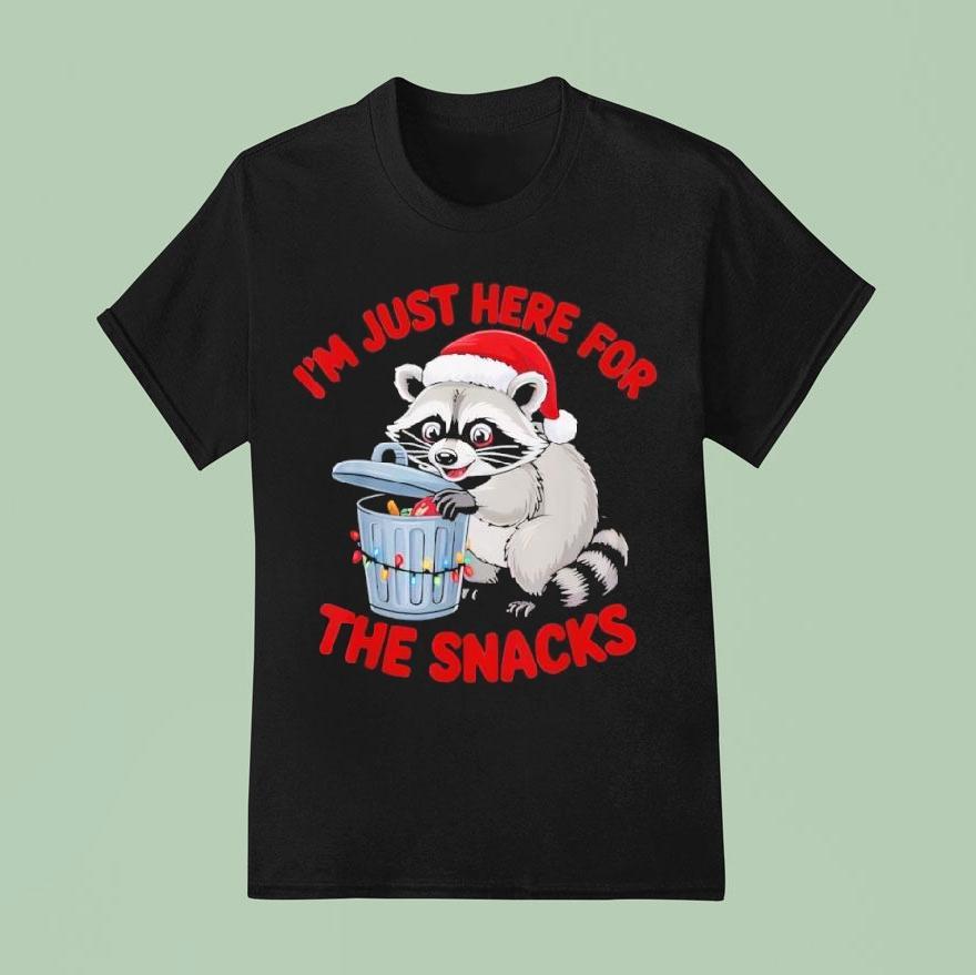 Christmas Raccoon I M Just Here For The Snacks T Shirt
