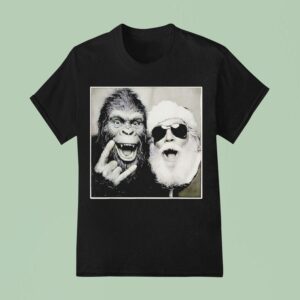 Santa Claus Selfie Bigfoot Christmas Sasquatch Rock T Shirt
