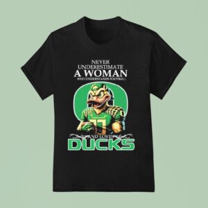 Never Underestimate A Nurse Who Understands Football And Loves Oregon Ducks Masco T Shirt
